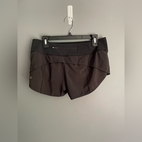 Lululemon Speed Up Low-Rise Lined Shorts Size 8 - Picture 3 of 6